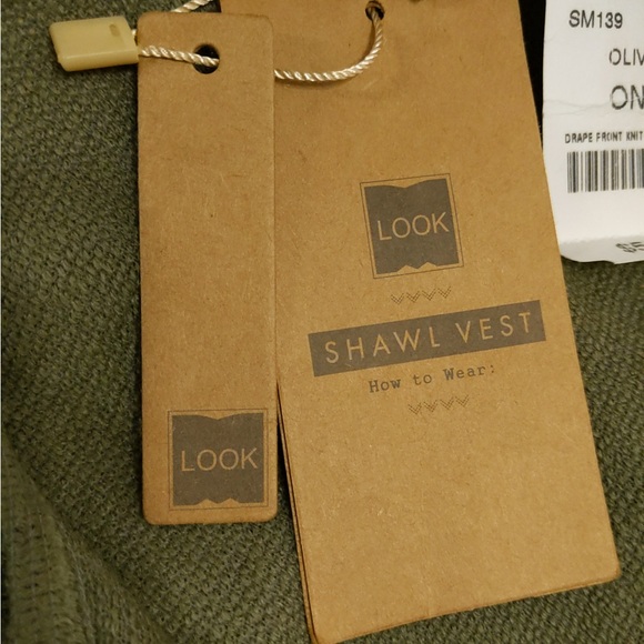 🎅🏻 3/$50 Look by M the Convertible Shawl Vest - Picture 12 of 16